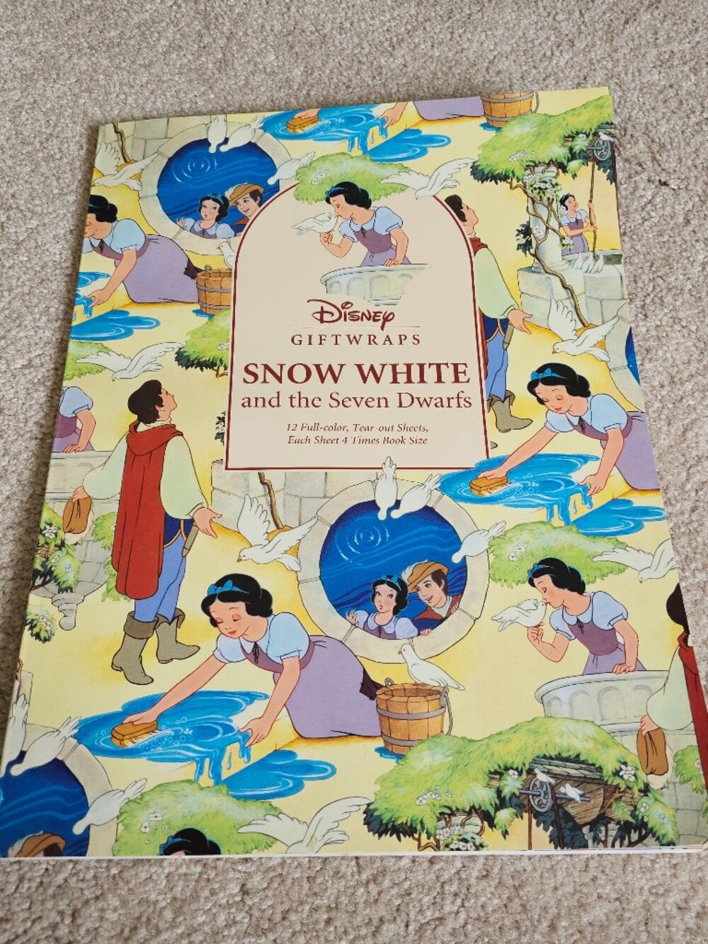 Disney Wrapping Paper 12 Sheets Snow White Seven Dwarfs Giftwraps Book Unused